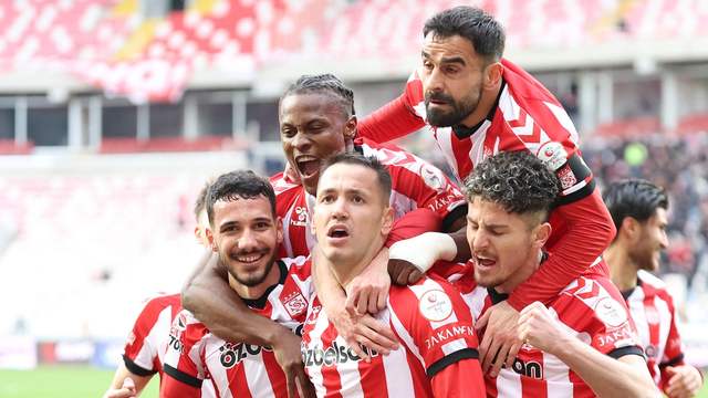 Sivasspor 90+4’te Yıkıldı! 4 Eylül’de Vanspor ile Nefes Kesen 6 Gollü Beraberlik