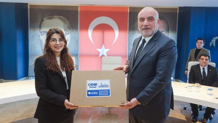 Canik Belediyesinden öğretmenlere laptop desteği - Birlik Haber Ajansı