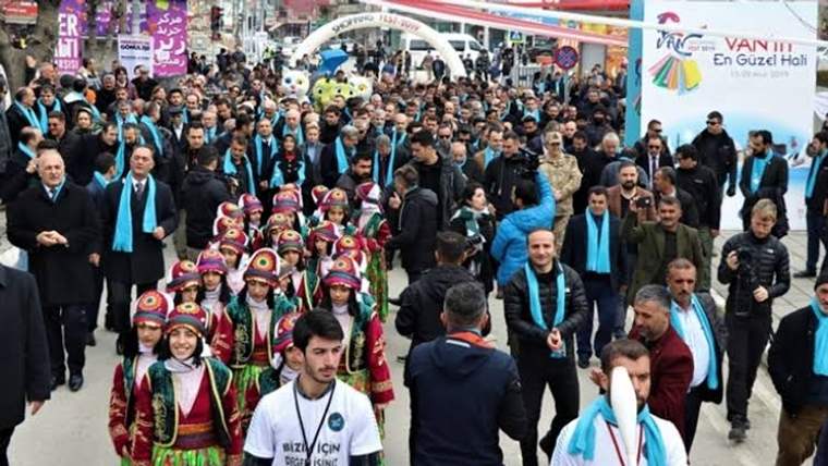 Vanlı esnafın gözü kulağı bu festivalde - Birlik Haber Ajansı