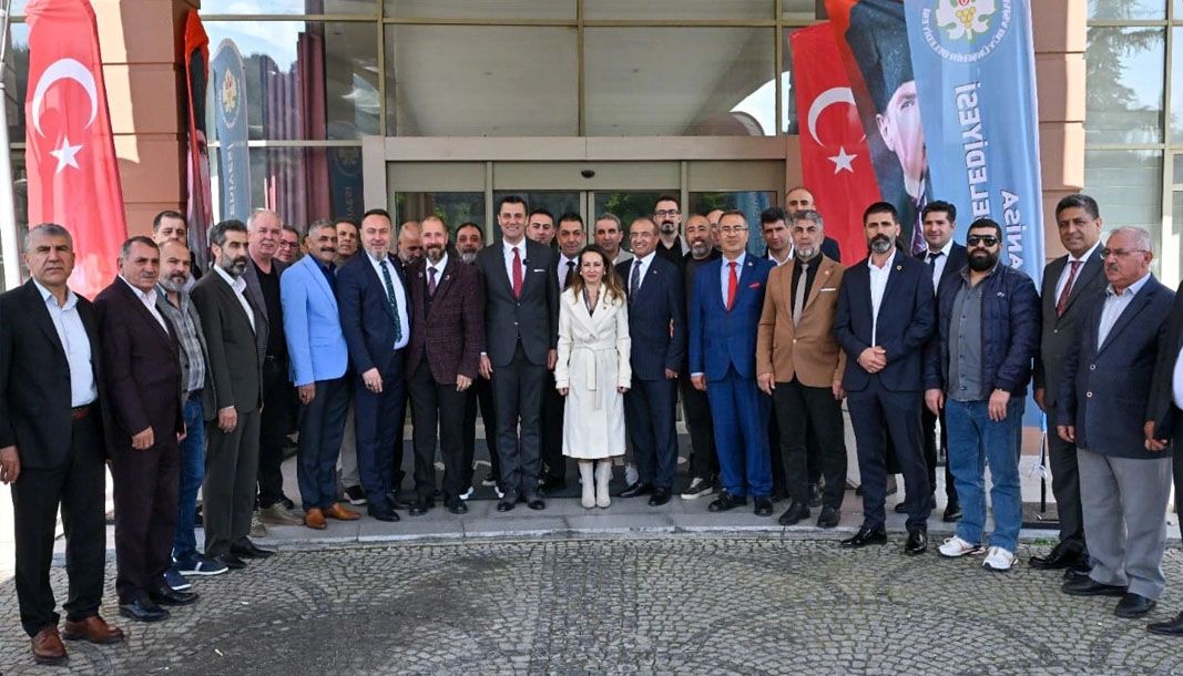 Başkan Zeyrek, Manisa Ağrılılar Derneği üyeleri ile bir araya geldi - Birlik Haber Ajansı