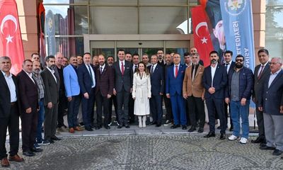 Başkan Zeyrek, Manisa Ağrılılar Derneği üyeleri ile bir araya geldi - Birlik Haber Ajansı