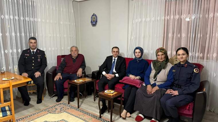 Kaymakam Memiş, şehit ailesinin iftarına katılım sağladı - Birlik Haber Ajansı