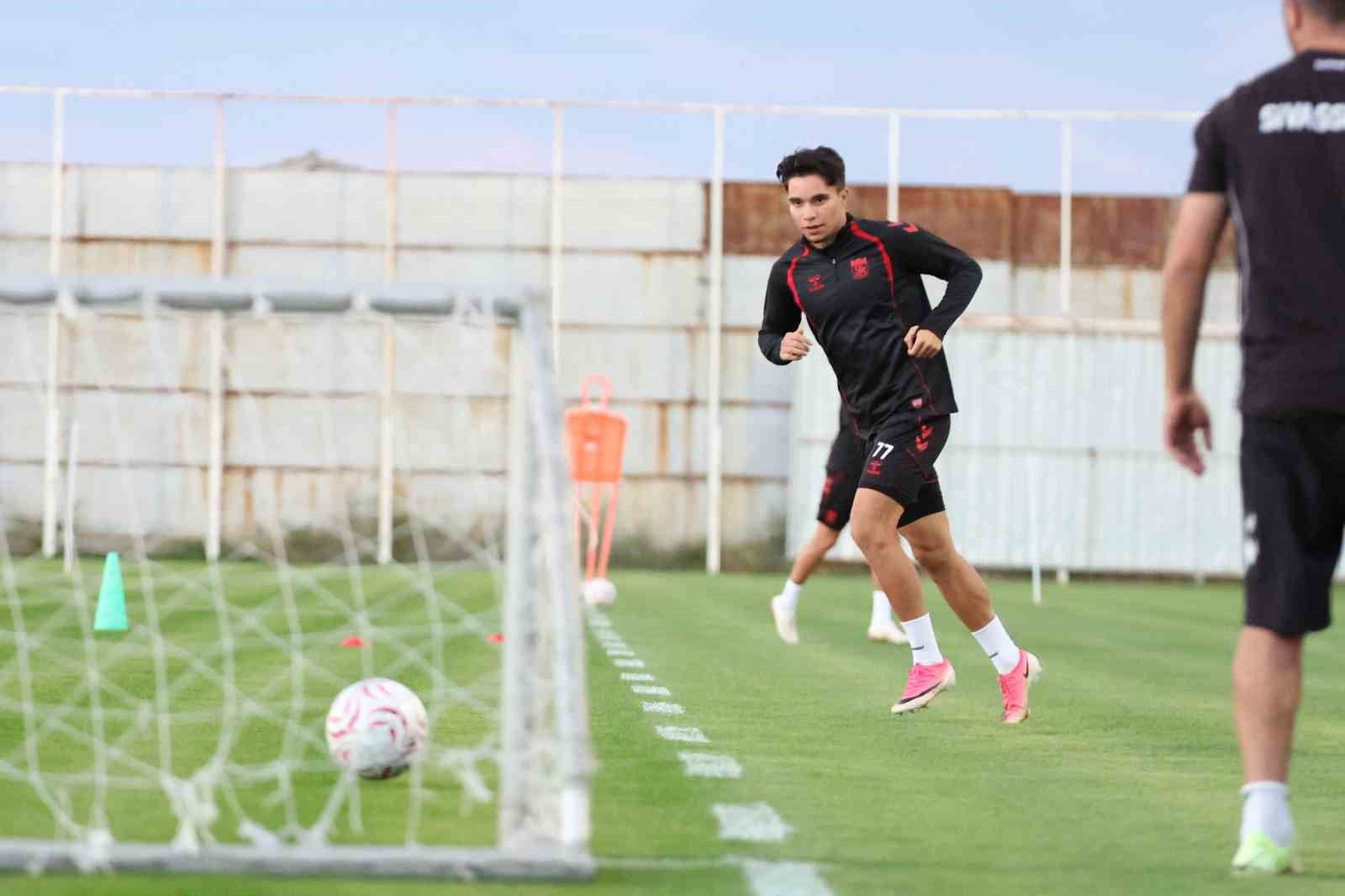 5 günlük iznin ardından Sivasspor sahaya döndü