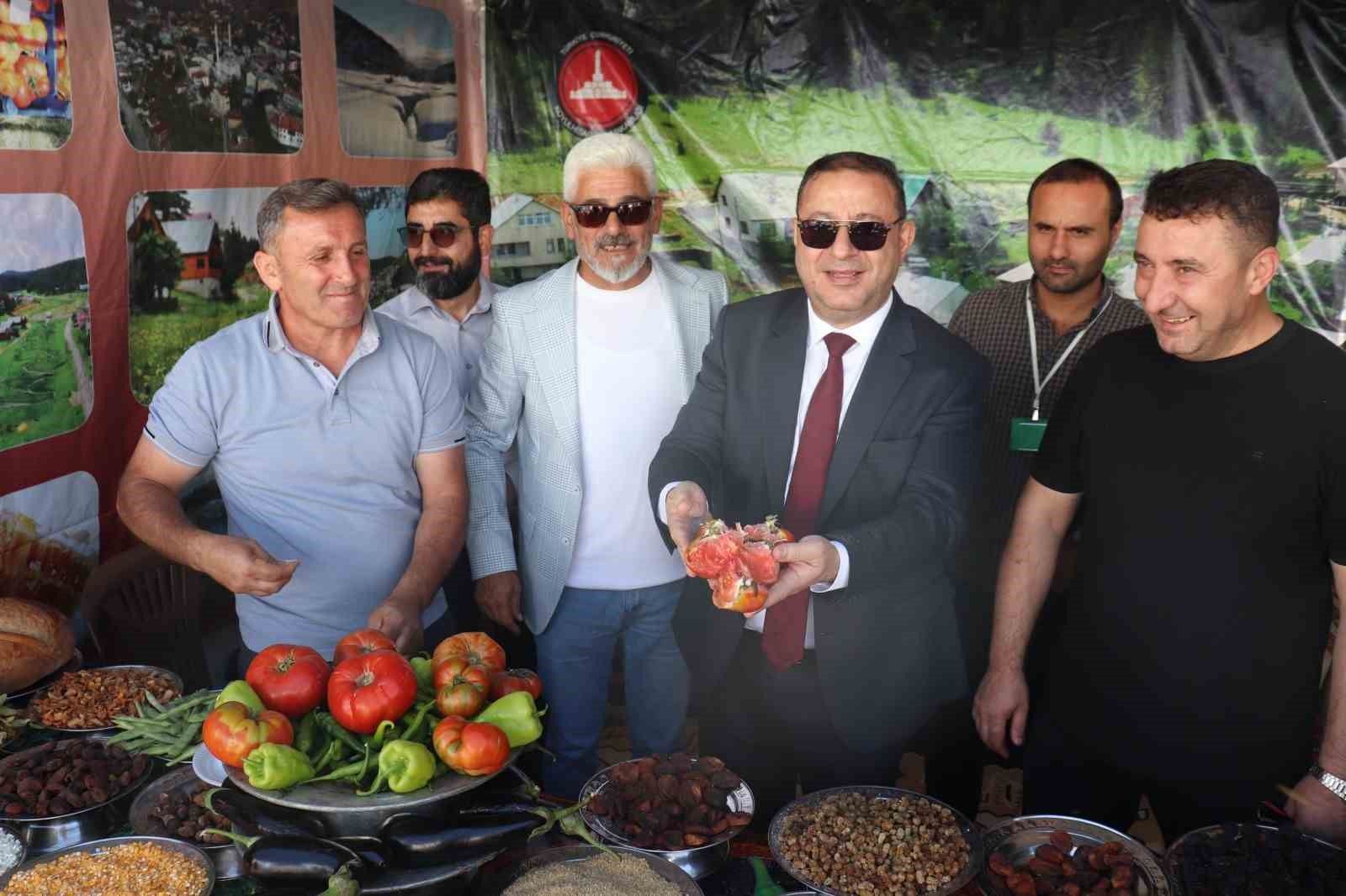 STSO Başkan adayı Mustafa Eken, Sivas tarım fuarını ziyaret etti