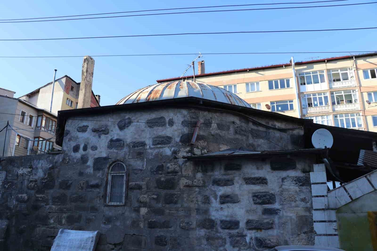 10 yıldır atıl bekleyen Sivas’taki Paşa Hamamı çözüm bekliyor
