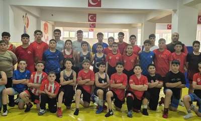 Sivas'ın Minik Güreşçileri Zirve Mücadelesi İçin Hazır!