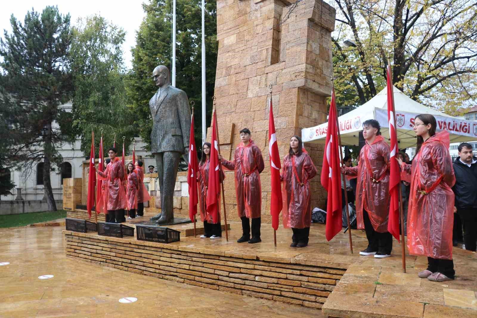 103. yılında Cumhuriyet Bayramı töreni yağmur altında yapıldı