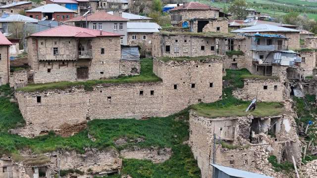 Divriği’nin 800 Yıllık Taş Hazinesi Çiğdemli Köyü Yok Olmadan Koruma Bekliyor