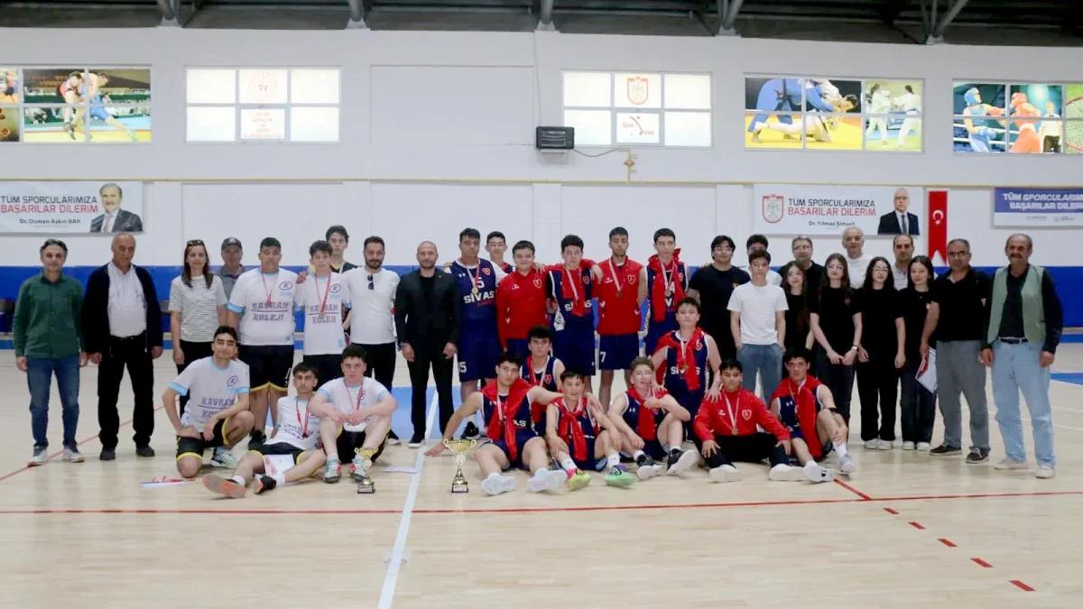 Sivas’ta Genç Basketbolcular İl Şampiyonluğu İçin Ter Döktü