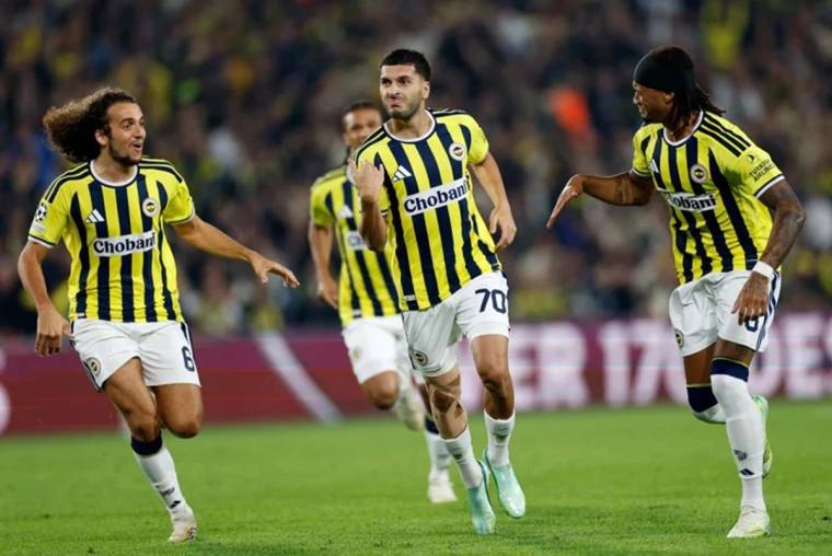 Fenerbahçe’den şok kayıp! Slavia Prag’a takıldı