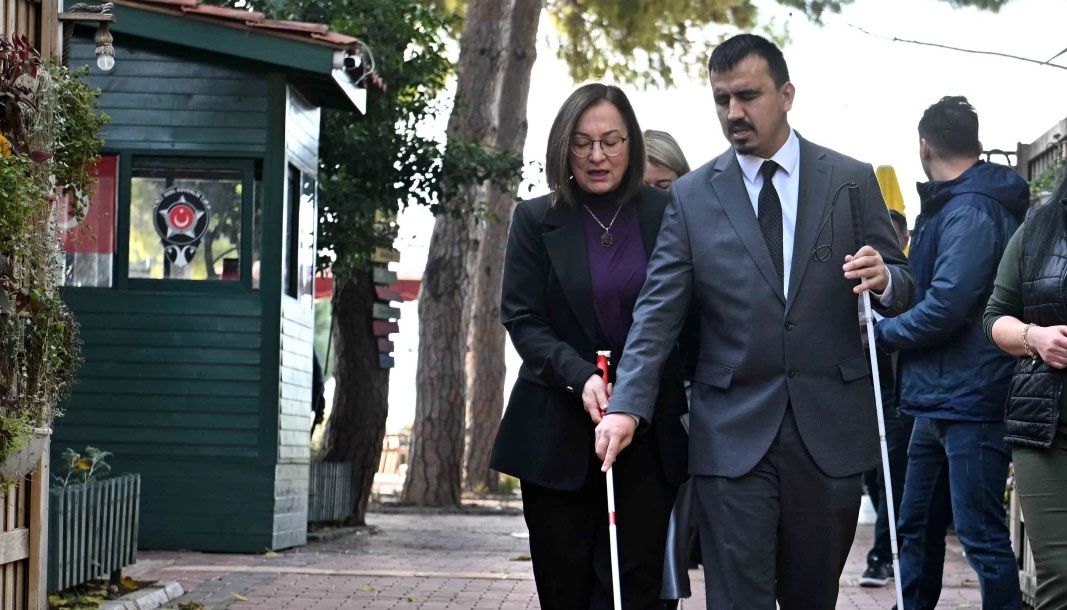 Muratpaşa Belediyesinden 'Beyaz Baston Görme Engelliler Haftası' farkındalığı - Birlik Haber Ajansı