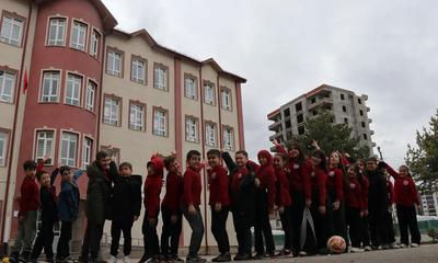 Sivas’ta 42 Yıllık Gelenekte Sessizlik: Leylekli Okulun Misafirleri Bu Yıl Gecikti