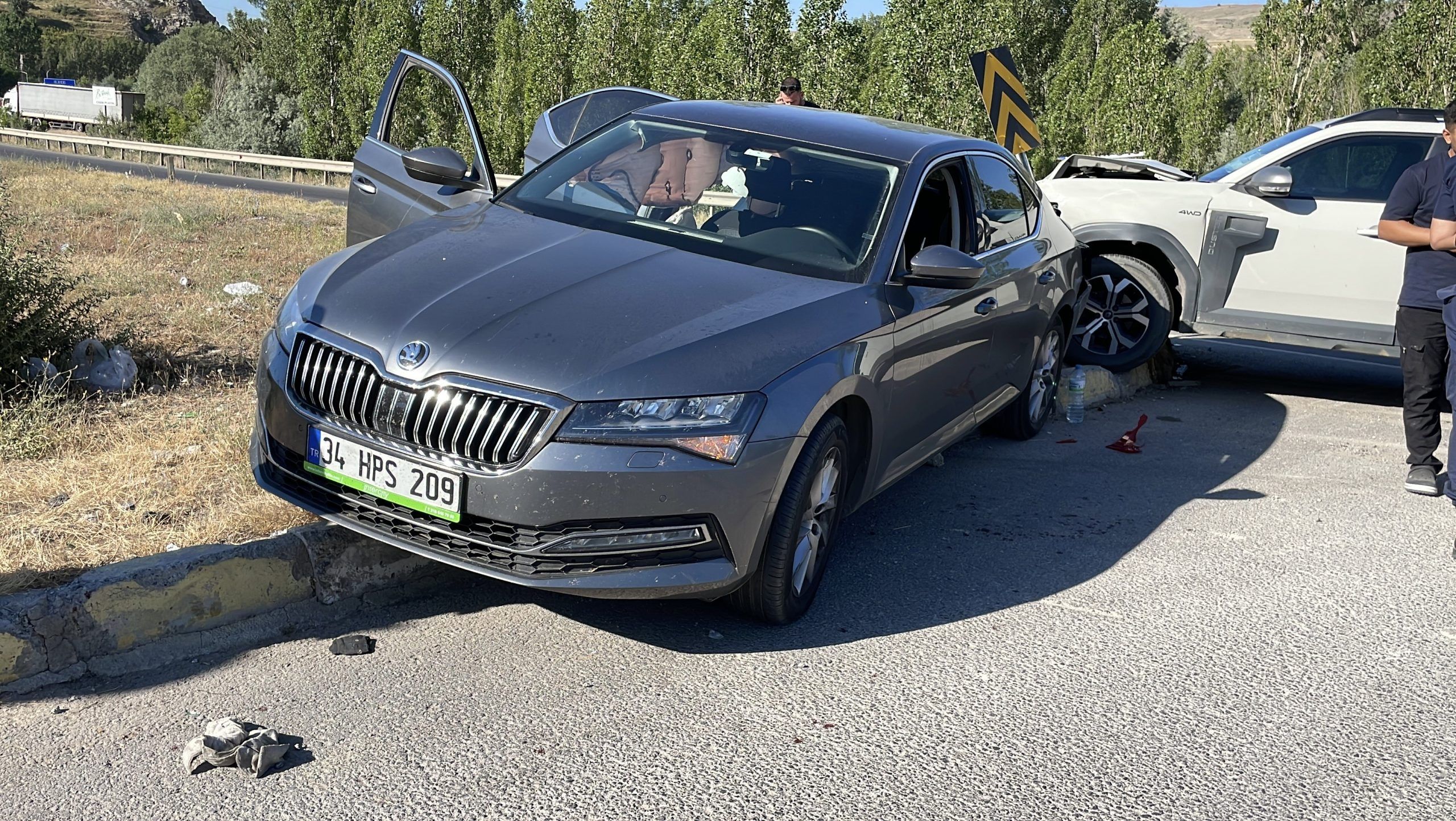 Sivas'ta Arkadan Çarpma Sonucu 5 Yaralı: Kazanın Detayları Belli Oldu