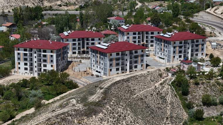 Gürün’de Depremzedeler Yeni Yuvalarına Kavuştu