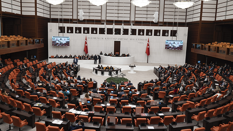 Ticaret ile Hazine ve Maliye bakanlıklarının 2025 yılı bütçeleri kabul edildi