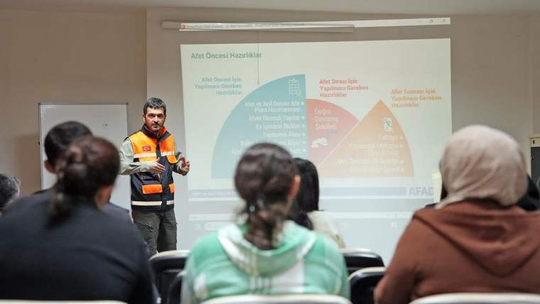 Alanya'da engelsiz yaşam merkezi'nde deprem hazırlık semineri düzenlendi - Birlik Haber Ajansı