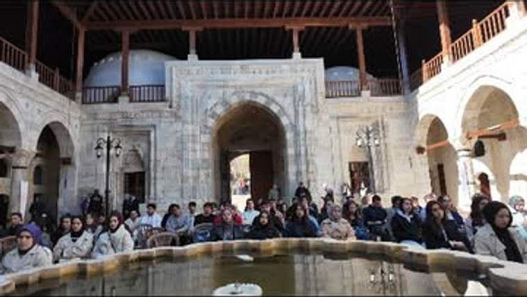 Sivas Cumhuriyet Üniversitesi Hukuk Fakültesi'nin Açılış Dersi Tarihi Gök Medrese'de Yapıldı