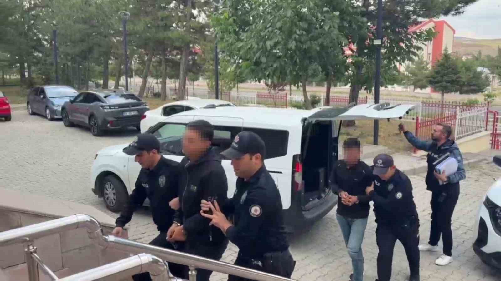 Sivas’ta 3 saatte 11 iş yerini soyan zanlılar tutuklandı