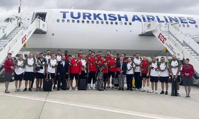 Avrupa ikincisi 12 Dev Adam, yurda döndü