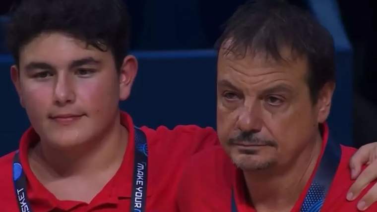 Ergin Ataman, Almanya maçı sonrası gözyaşlarına hakim olamadı