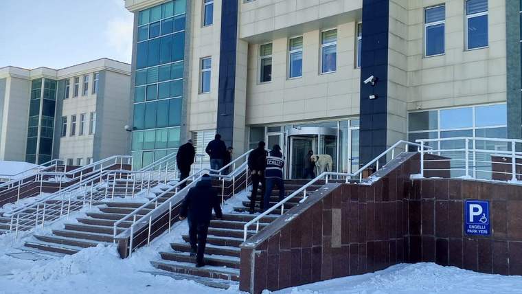 Kars'ta kişiyi hürriyetinden yoksun kılan 4 kişi gözaltına alındı - Birlik Haber Ajansı