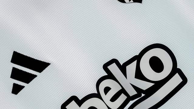 Beşiktaş'ın Maç Günü Kombini: Beyaz Forma ve Siyah Şort