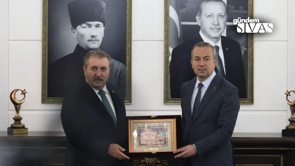 Destici, Sivas'ta Başkan Uzun ile Buluştu!