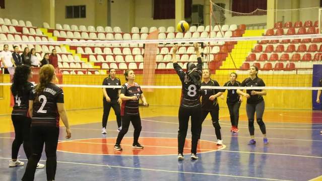 Sivas'ta Kamu Spor Oyunları Voleybol Müsabakaları Sona Erdi