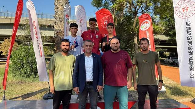 Sivas'lı Atlet Muhammed Arda Kıratik, Adana'da Türkiye Şampiyonu Oldu