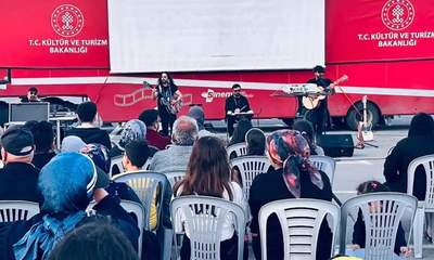 Sıcak Çermik'te Hem Film Hem Konser!