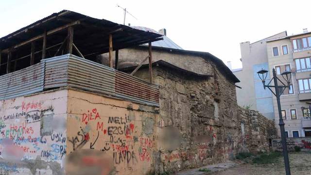 10 yıldır atıl bekleyen Sivas’taki Paşa Hamamı çözüm bekliyor