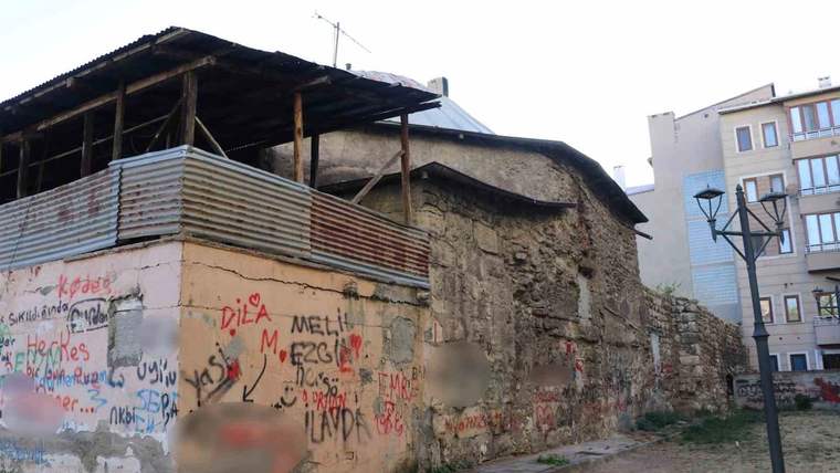 10 yıldır atıl bekleyen Sivas’taki Paşa Hamamı çözüm bekliyor