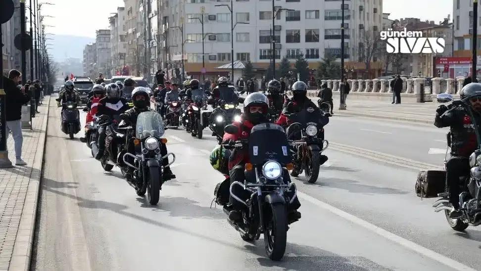 Sivas'ta Şehitleri Anma Konvoyu Düzenlendi