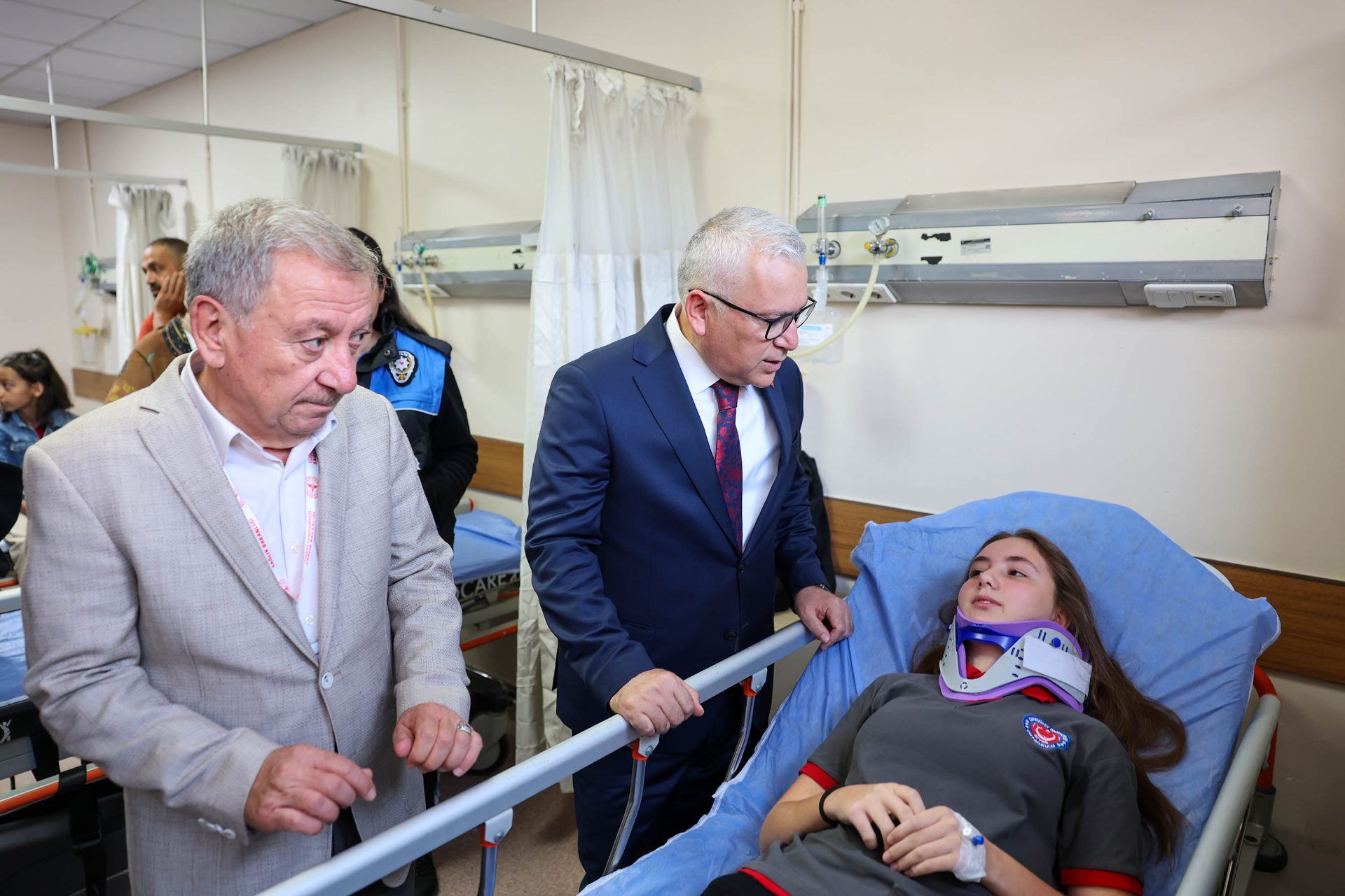 Sivas’ta Okul Servisi Kazası: Vali Şimşek Hastanede