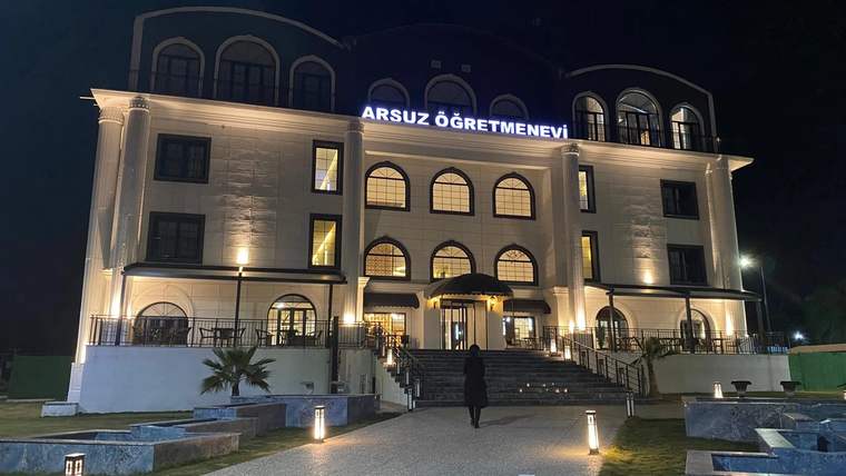 Arsuz Öğretmenevi: Arsuz’un önemli konaklama merkezi - Birlik Haber Ajansı