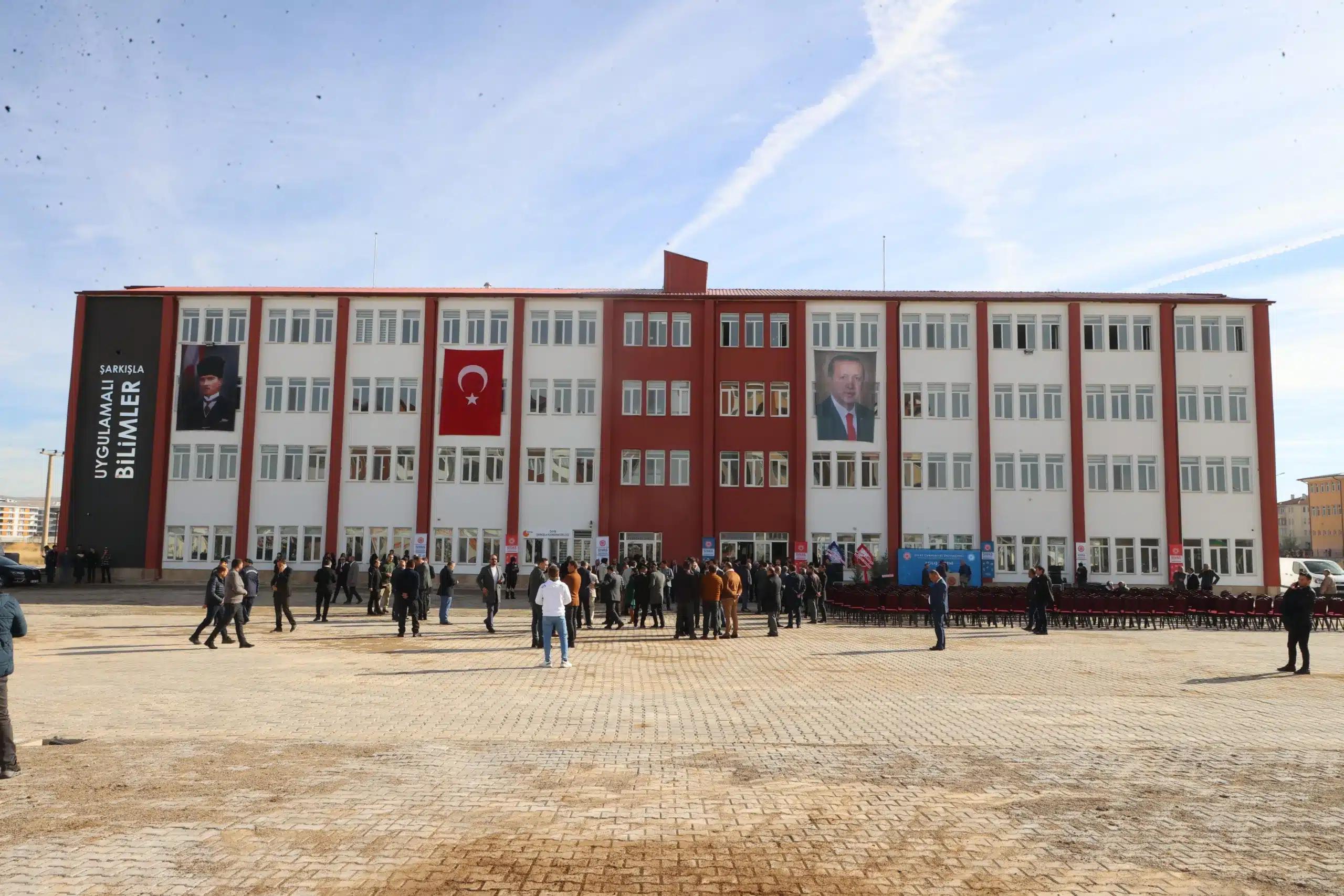 Şarkışla'ya Modern Bir Eğitim Yuvası