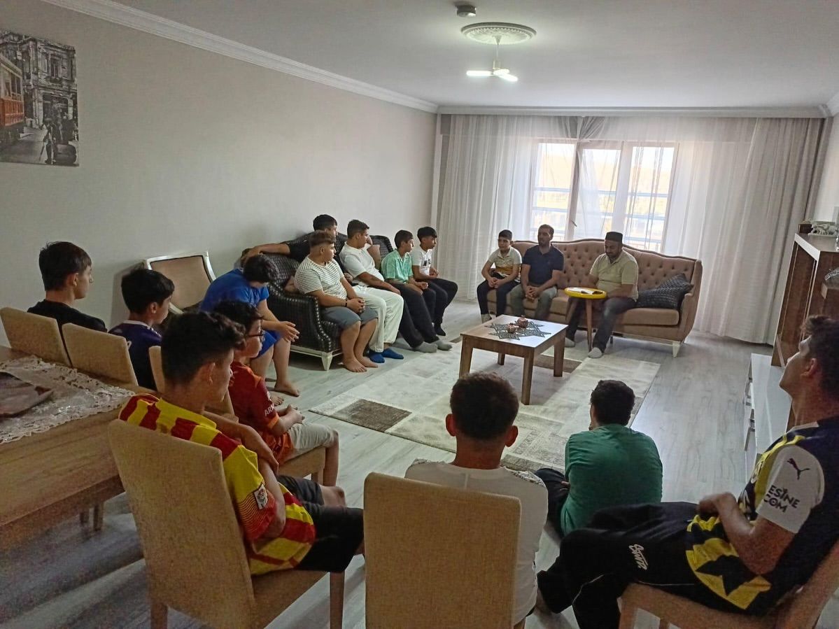 Sivas'ta Çocuk Evleri Sitesi'nde Kandil Programı Düzenlendi