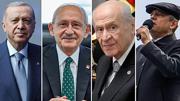 Dört ayrı portrede takım elbiseli erkekler görülüyor; sağdaki kişi mikrofonla konuşuyor.