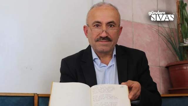 Muhtar Olamadı Şiire Yöneldi