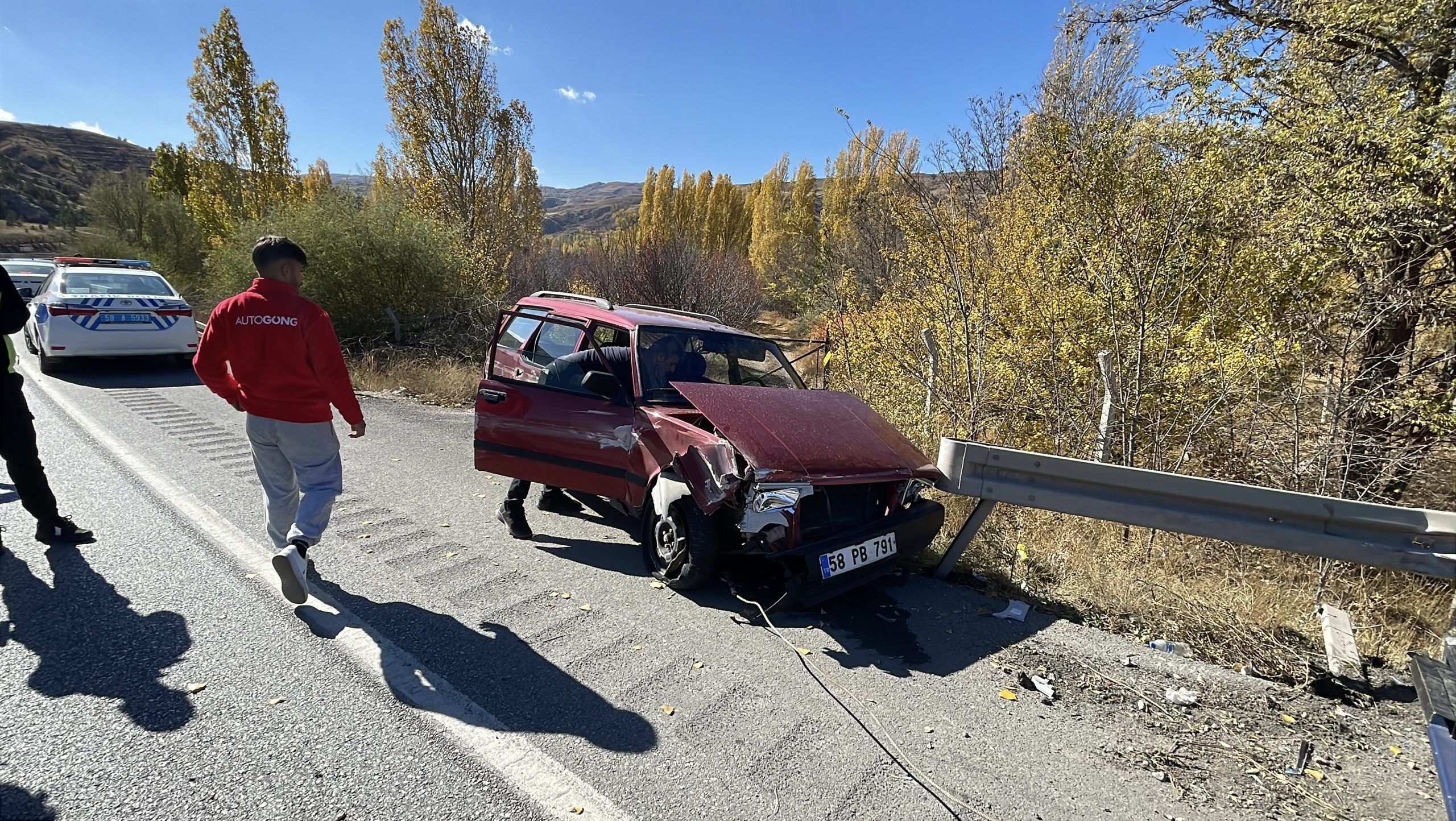 Sivas'ta Korkutan Kaza: 1'i Ağır 2 Kişi Yaralandı