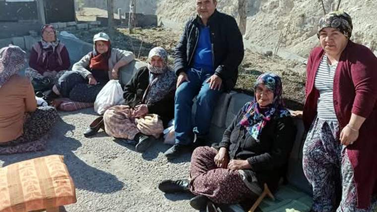 Gazipaşa mahalle muhtarından mahalleliye ziyaret - Birlik Haber Ajansı