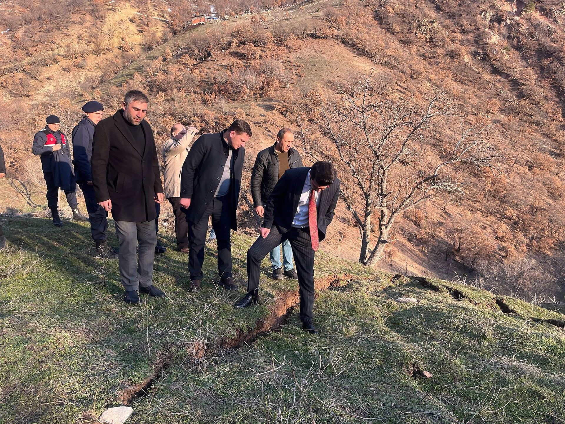 Sivas Koyulhisar’da Heyelan Alarmı: Kar Sularının Erittiği Toprak Korkuttu