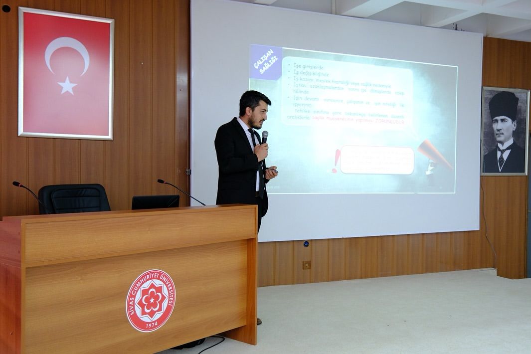 Sivas Cumhuriyet Üniversitesi'nde İş Sağlığı ve Güvenliği Eğitimi Düzenlendi