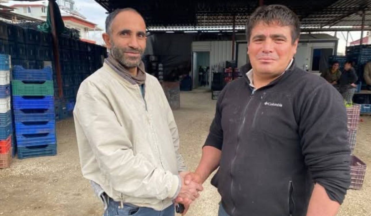 Antalya'da bir kişi bulduğu cüzdanı sahibine teslim etti - Birlik Haber Ajansı
