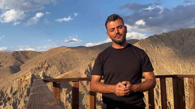 Dağ keçisi sürüsü seyir terası manzarasına dahil oldu