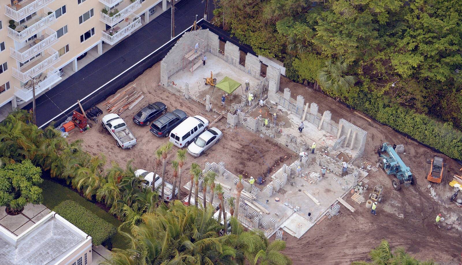 Palm Beach Estate #2 - Image 2