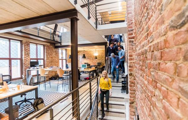 Emergency First Aid at Work Training in Macclesfield: What Is Involved?