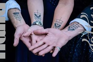 Hand Tattoos – The Complete Guide to Designs, Pain, Aftercare & Ideas