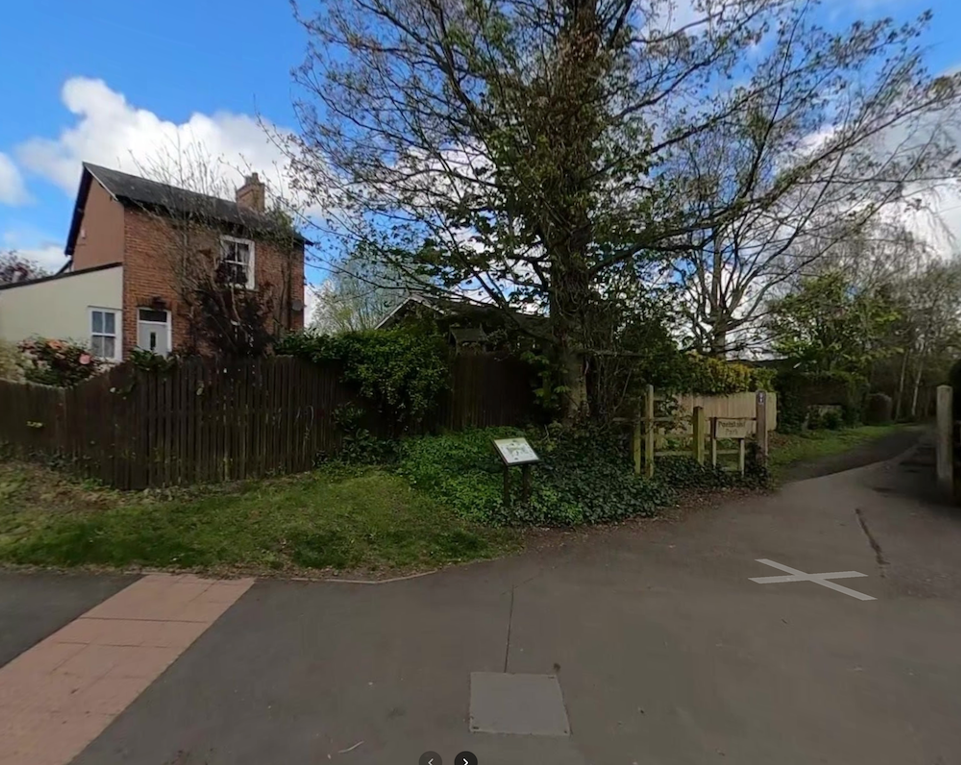 Railway Crossing, signalman's house (2 of 5)