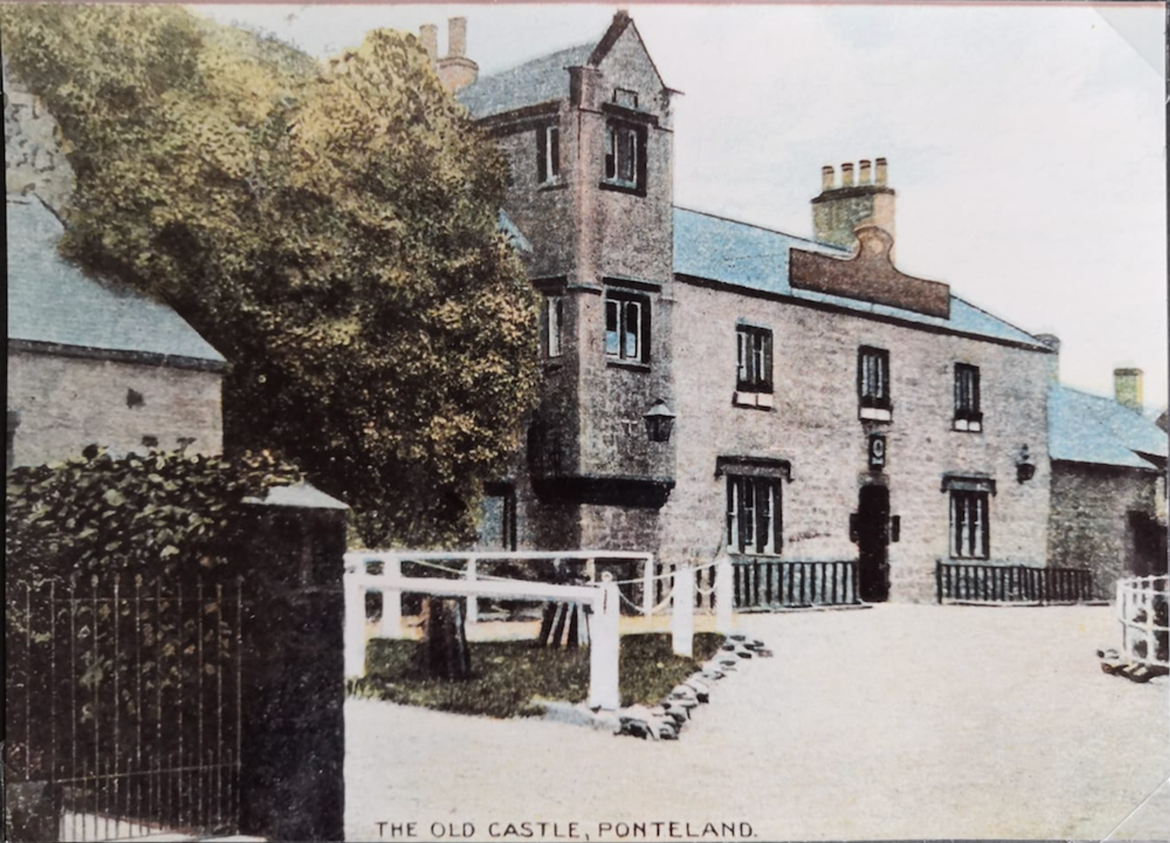 Blackbird Inn, bastle and manor house (5 of 9)
